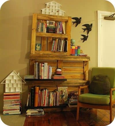 30 Easy & Budget-Friendly DIY Pallet Shelves