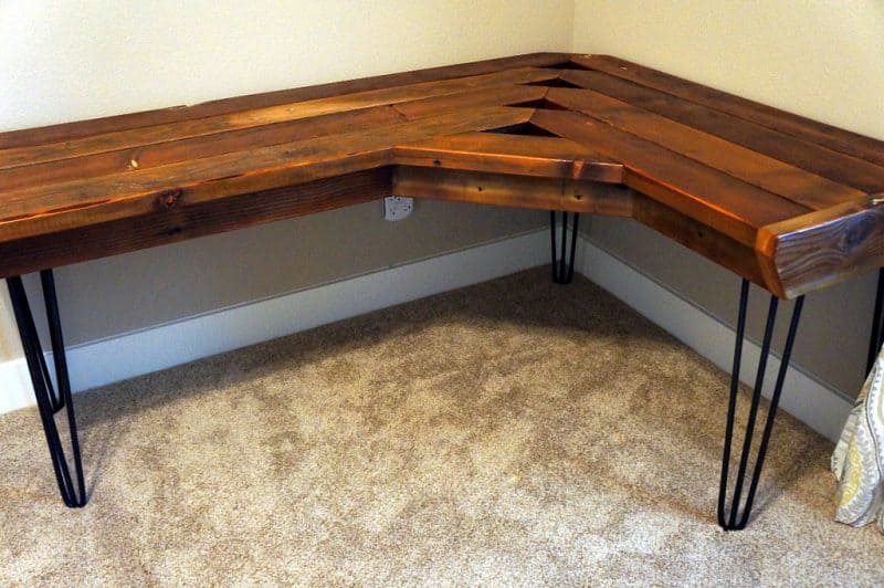 23 DIY Corner Desks Plans and Ideas